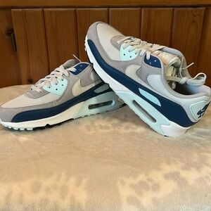 Nike Air Max 90 Pure Platinum Size 10 SKU FN6958-001